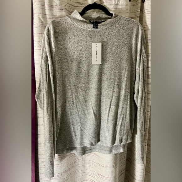 Streetwear Society Sweaters - NWT Streetwear Society Gray Crew Neck Sweater